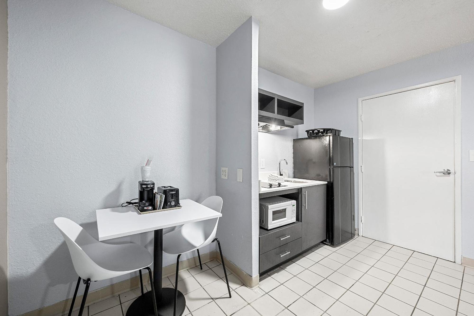Hotel 6-roswell, Ga - Atlanta 2*